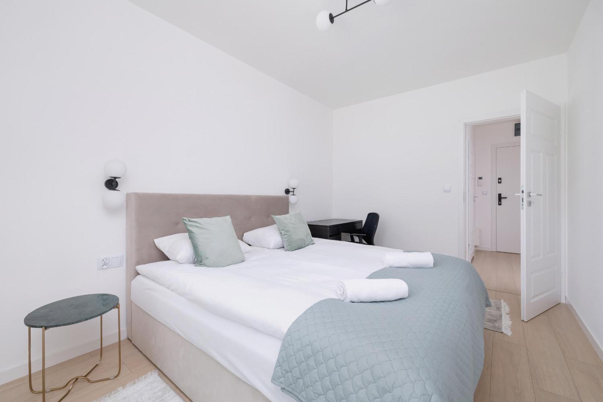 Krowoderska Apartment With Balcony Near City Center By Rent Like Home 克拉科夫 外观 照片